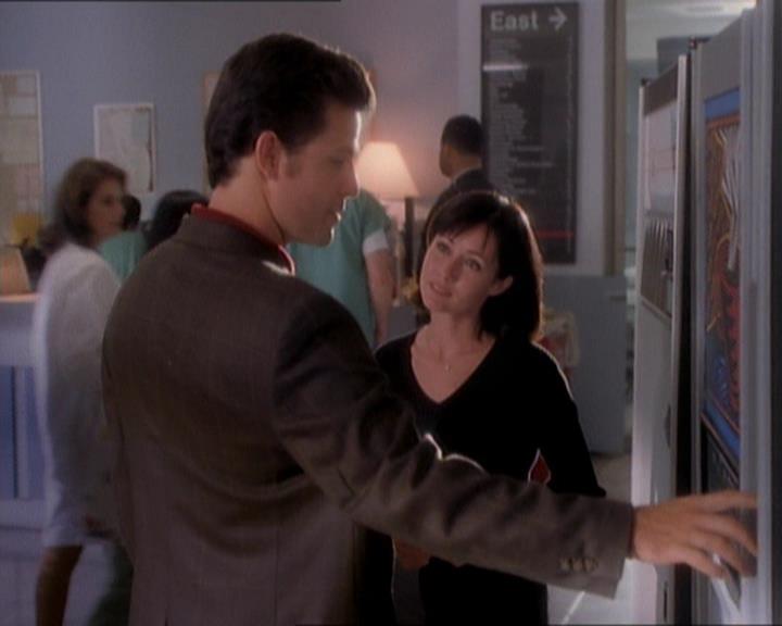 Charmed-Online_dot_net-1x01SomethingWiccaThisWayComes1555.jpg Charmed-Online_dot_net-1x01SomethingWiccaThisWayComes1555.jpg