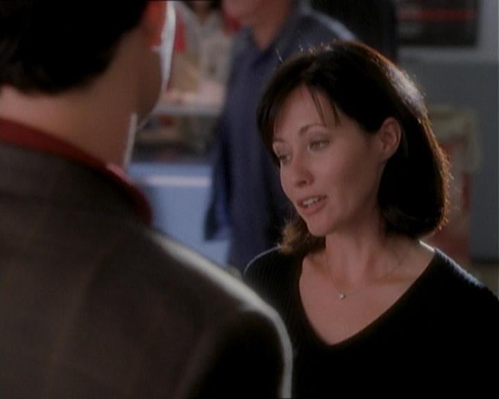 Charmed-Online_dot_net-1x01SomethingWiccaThisWayComes1560.jpg