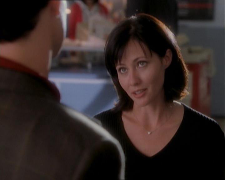 Charmed-Online_dot_net-1x01SomethingWiccaThisWayComes1561.jpg