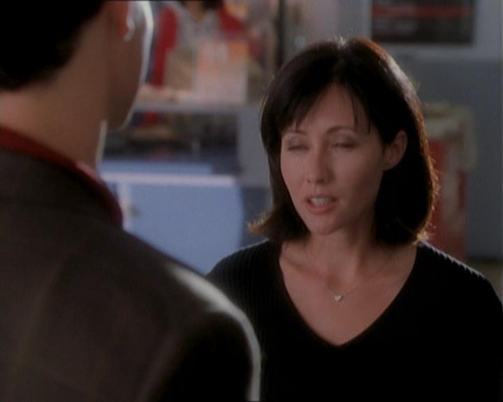 Charmed-Online_dot_net-1x01SomethingWiccaThisWayComes1571.jpg