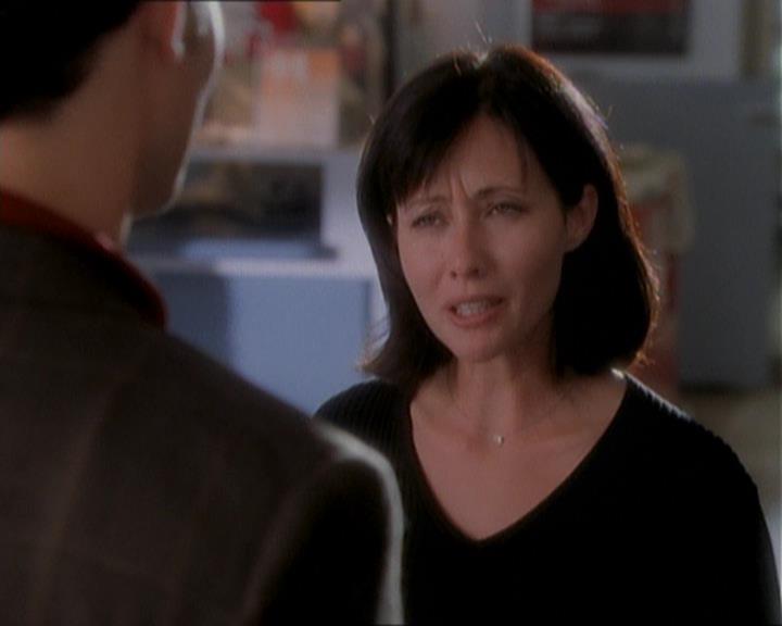 Charmed-Online_dot_net-1x01SomethingWiccaThisWayComes1575.jpg