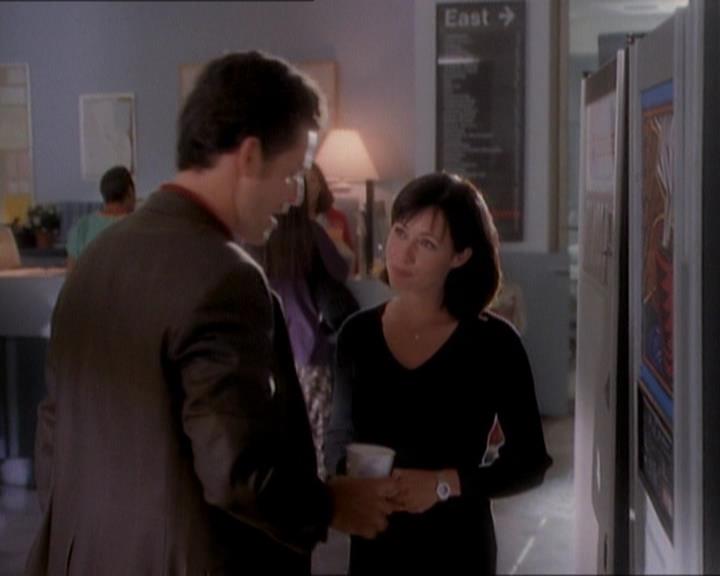 Charmed-Online_dot_net-1x01SomethingWiccaThisWayComes1579.jpg