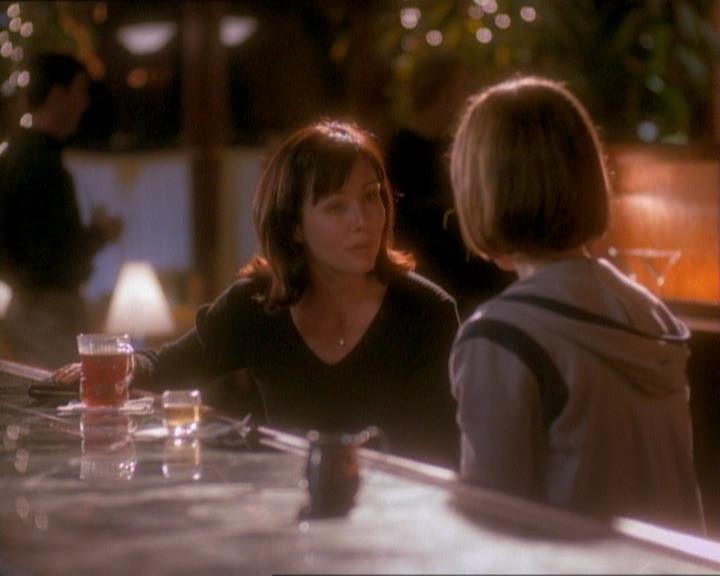 Charmed-Online_dot_net-1x01SomethingWiccaThisWayComes1595.jpg