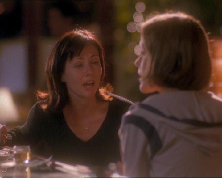 Charmed-Online_dot_net-1x01SomethingWiccaThisWayComes1606.jpg
