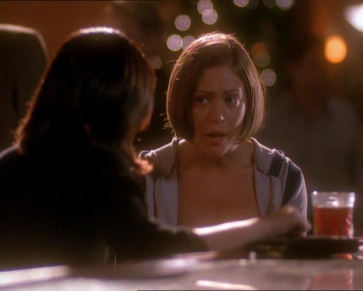 Charmed-Online_dot_net-1x01SomethingWiccaThisWayComes1612.jpg Charmed-Online_dot_net-1x01SomethingWiccaThisWayComes1612.jpg