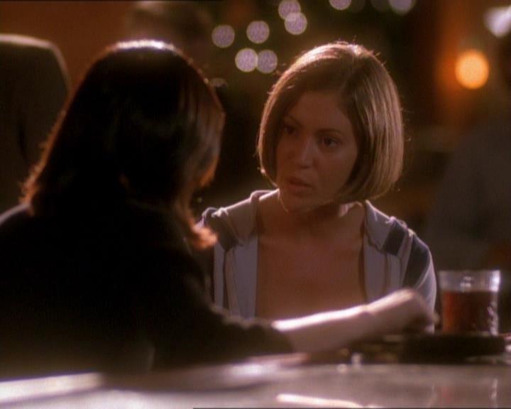 Charmed-Online_dot_net-1x01SomethingWiccaThisWayComes1614.jpg