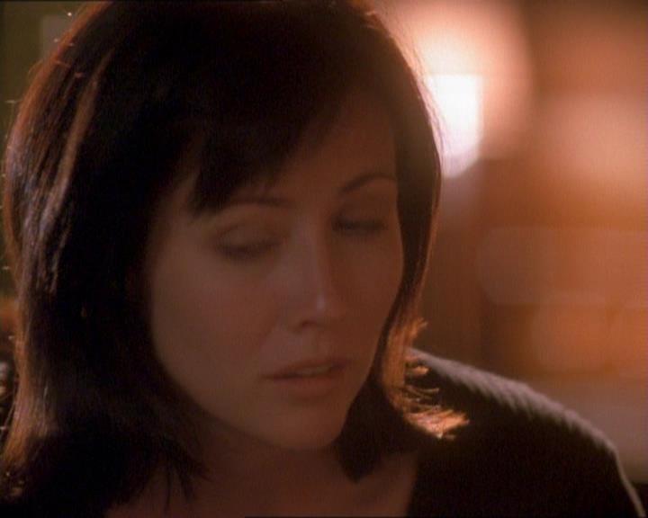Charmed-Online_dot_net-1x01SomethingWiccaThisWayComes1615.jpg