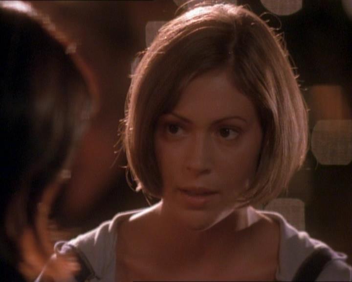 Charmed-Online_dot_net-1x01SomethingWiccaThisWayComes1620.jpg Charmed-Online_dot_net-1x01SomethingWiccaThisWayComes1620.jpg