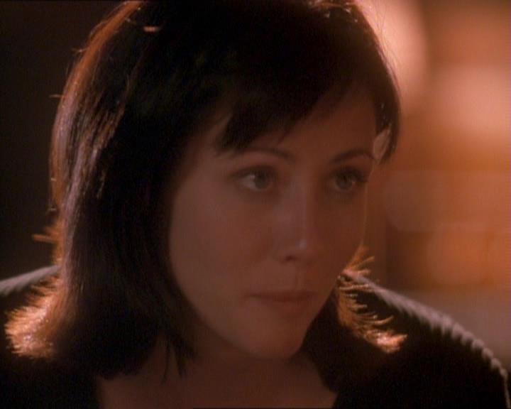 Charmed-Online_dot_net-1x01SomethingWiccaThisWayComes1622.jpg