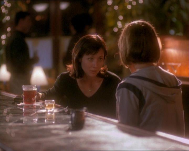 Charmed-Online_dot_net-1x01SomethingWiccaThisWayComes1625.jpg Charmed-Online_dot_net-1x01SomethingWiccaThisWayComes1625.jpg