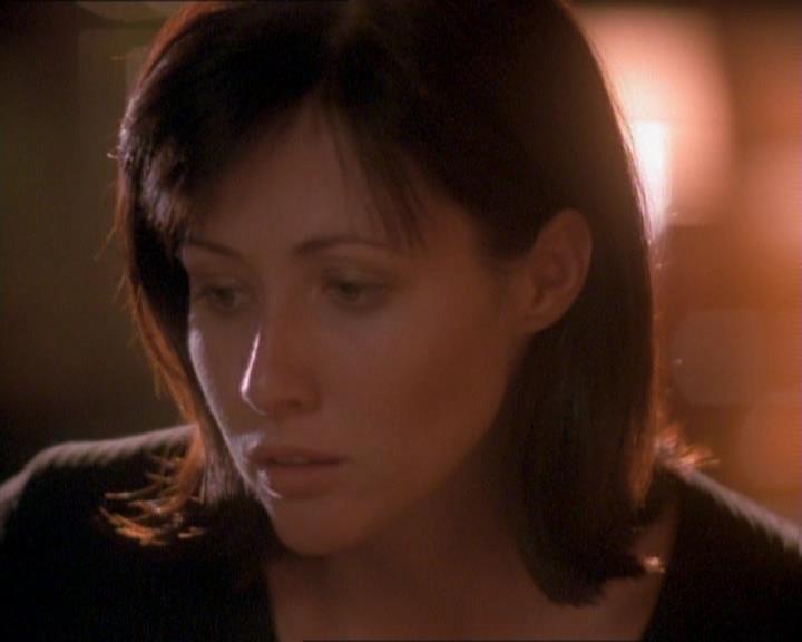 Charmed-Online_dot_net-1x01SomethingWiccaThisWayComes1632.jpg