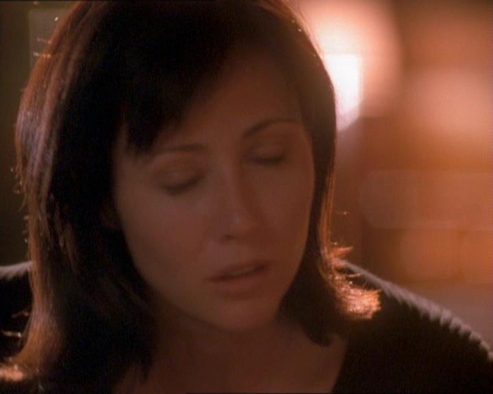 Charmed-Online_dot_net-1x01SomethingWiccaThisWayComes1645.jpg