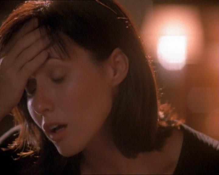 Charmed-Online_dot_net-1x01SomethingWiccaThisWayComes1646.jpg