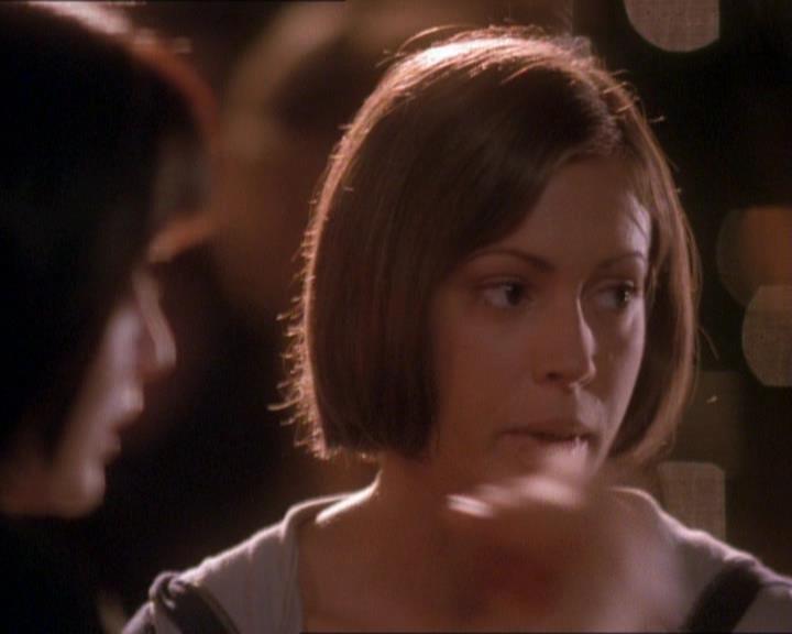 Charmed-Online_dot_net-1x01SomethingWiccaThisWayComes1650.jpg