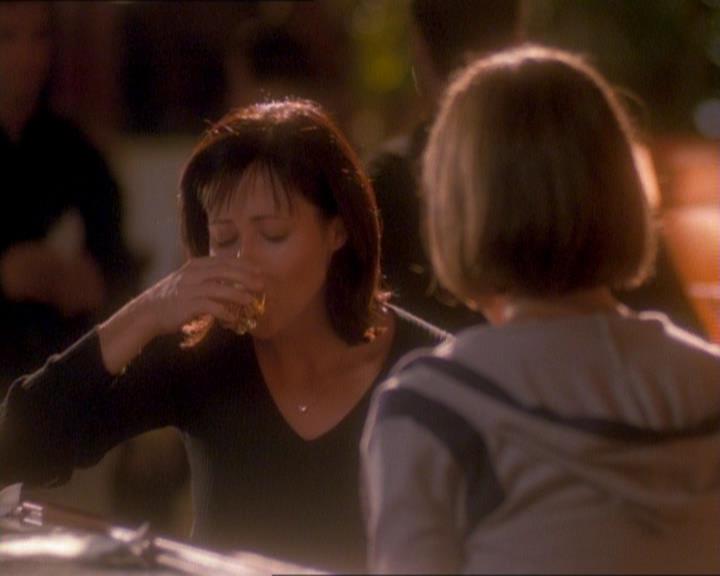 Charmed-Online_dot_net-1x01SomethingWiccaThisWayComes1652.jpg