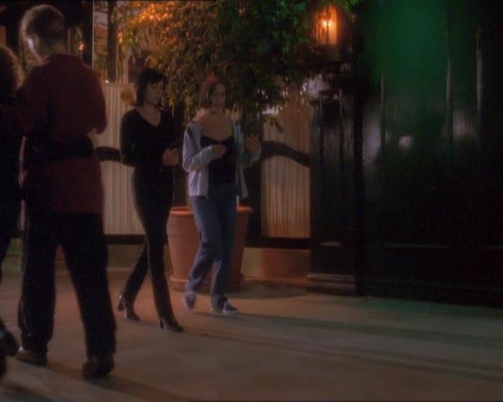 Charmed-Online_dot_net-1x01SomethingWiccaThisWayComes1669.jpg