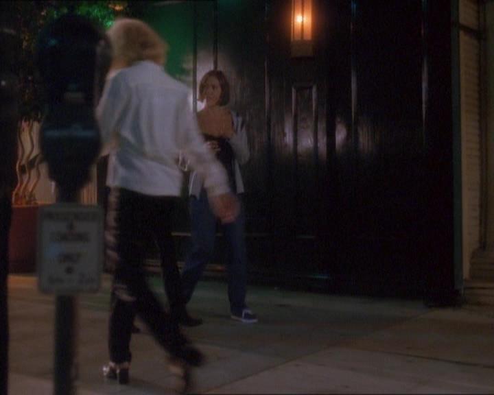 Charmed-Online_dot_net-1x01SomethingWiccaThisWayComes1672.jpg