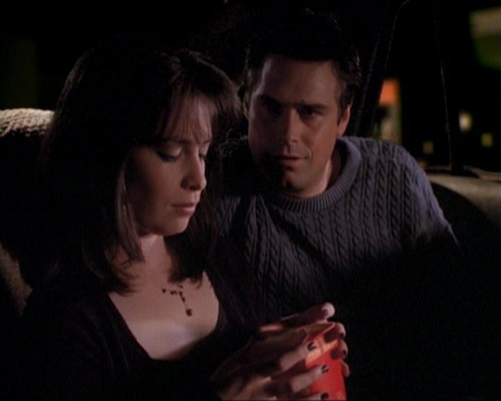 Charmed-Online_dot_net-1x01SomethingWiccaThisWayComes1724.jpg