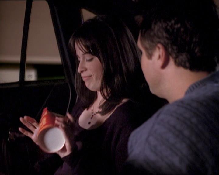 Charmed-Online_dot_net-1x01SomethingWiccaThisWayComes1727.jpg