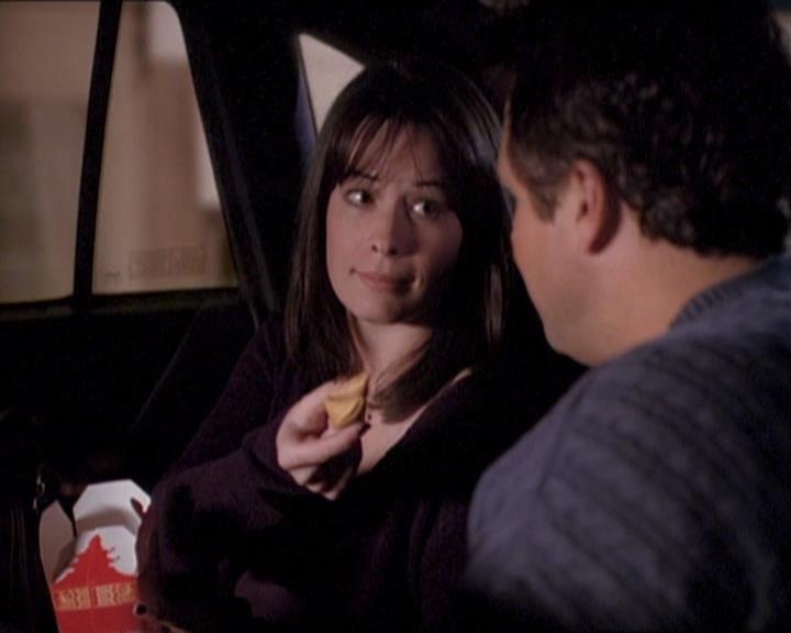Charmed-Online_dot_net-1x01SomethingWiccaThisWayComes1730.jpg