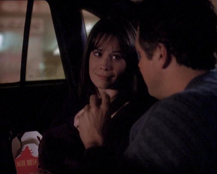 Charmed-Online_dot_net-1x01SomethingWiccaThisWayComes1731.jpg