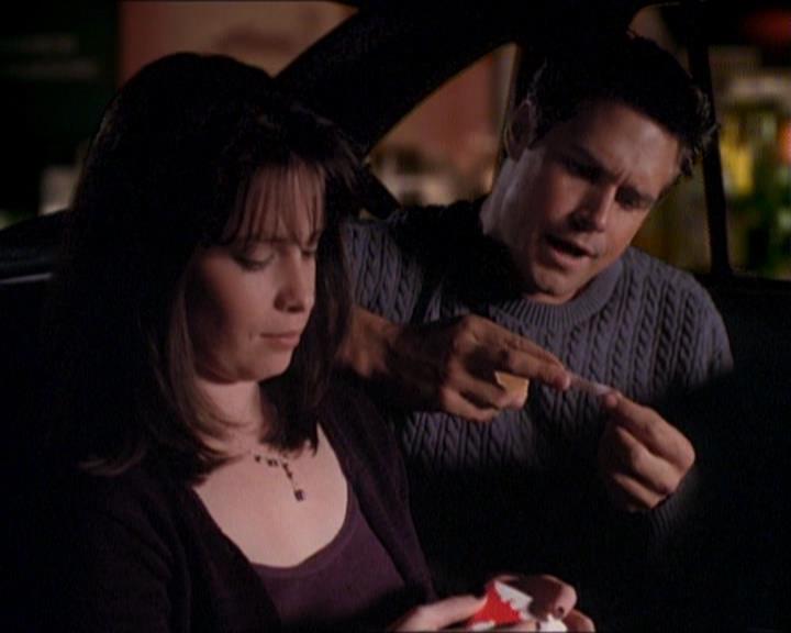 Charmed-Online_dot_net-1x01SomethingWiccaThisWayComes1738.jpg Charmed-Online_dot_net-1x01SomethingWiccaThisWayComes1738.jpg