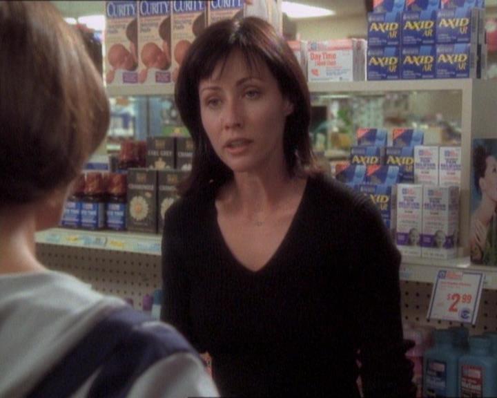 Charmed-Online_dot_net-1x01SomethingWiccaThisWayComes1793.jpg