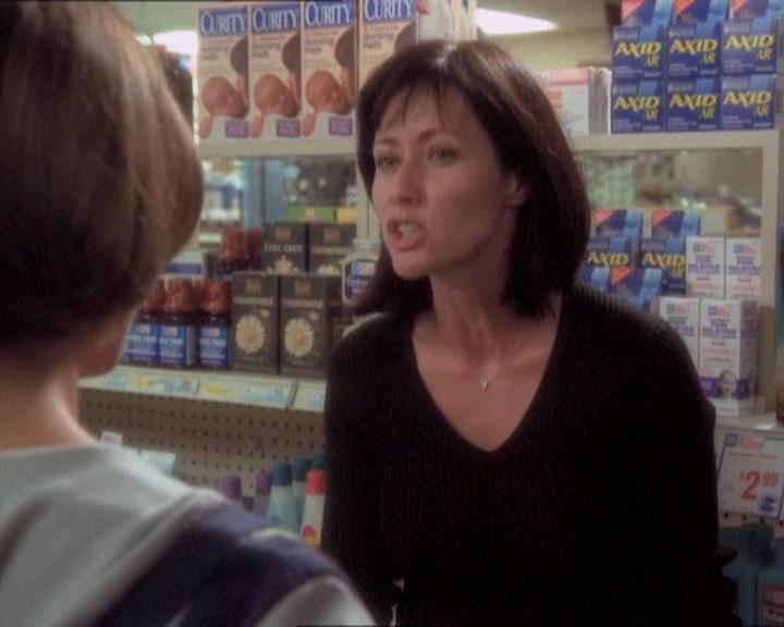 Charmed-Online_dot_net-1x01SomethingWiccaThisWayComes1802.jpg