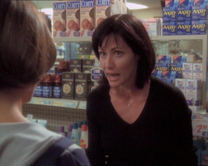 Charmed-Online_dot_net-1x01SomethingWiccaThisWayComes1804.jpg