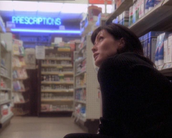 Charmed-Online_dot_net-1x01SomethingWiccaThisWayComes1831.jpg
