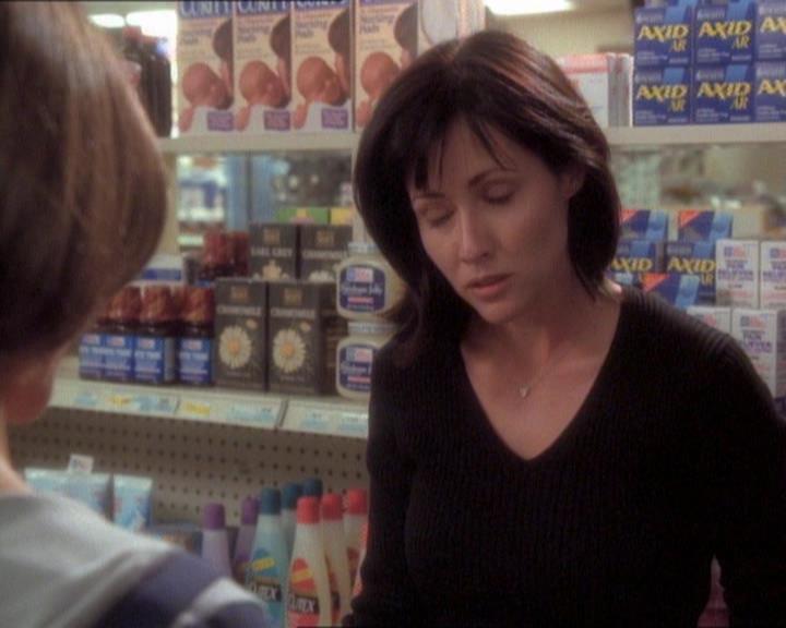 Charmed-Online_dot_net-1x01SomethingWiccaThisWayComes1841.jpg Charmed-Online_dot_net-1x01SomethingWiccaThisWayComes1841.jpg