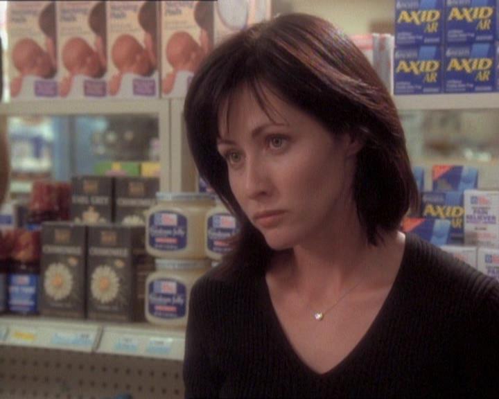 Charmed-Online_dot_net-1x01SomethingWiccaThisWayComes1848.jpg