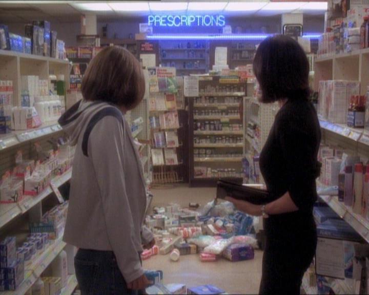 Charmed-Online_dot_net-1x01SomethingWiccaThisWayComes1851.jpg
