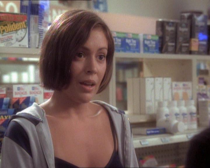Charmed-Online_dot_net-1x01SomethingWiccaThisWayComes1855.jpg