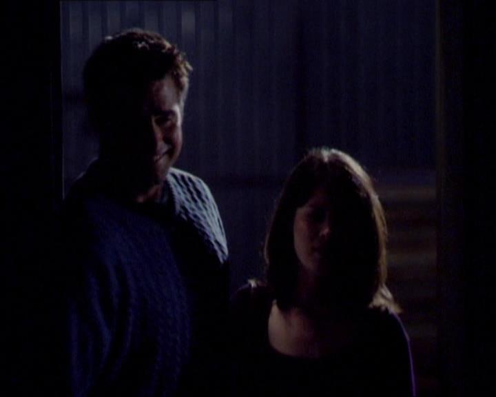 Charmed-Online_dot_net-1x01SomethingWiccaThisWayComes1876.jpg
