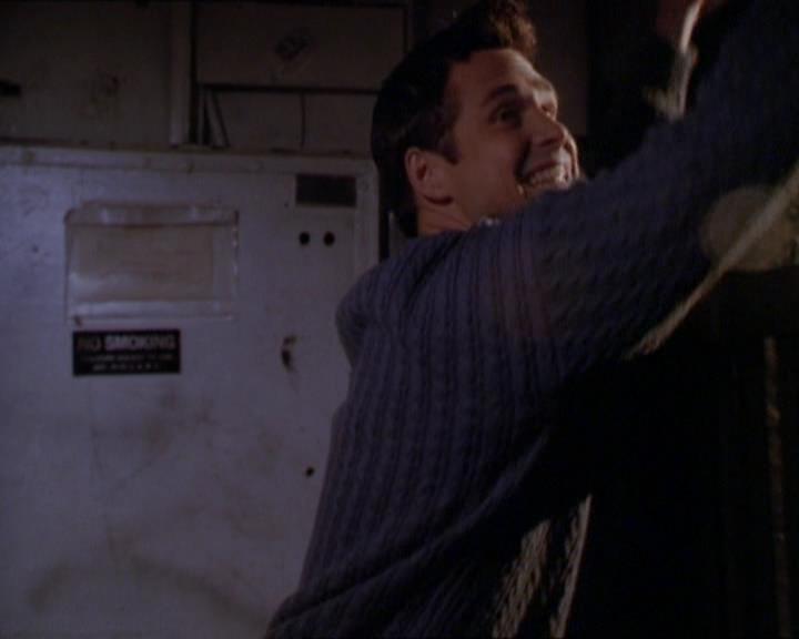 Charmed-Online_dot_net-1x01SomethingWiccaThisWayComes1883.jpg