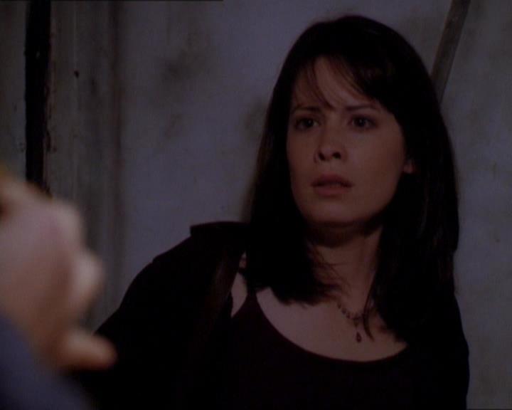 Charmed-Online_dot_net-1x01SomethingWiccaThisWayComes1915.jpg