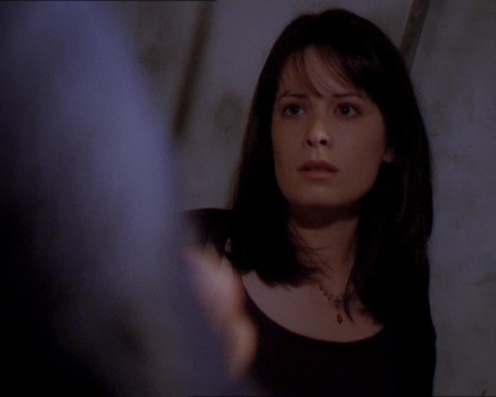 Charmed-Online_dot_net-1x01SomethingWiccaThisWayComes1916.jpg