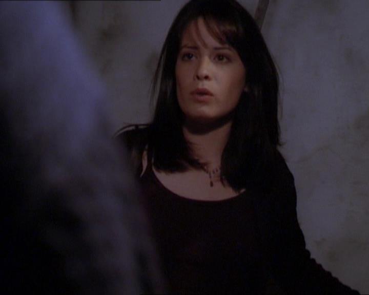 Charmed-Online_dot_net-1x01SomethingWiccaThisWayComes1922.jpg