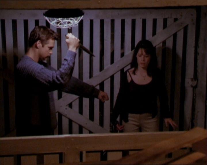 Charmed-Online_dot_net-1x01SomethingWiccaThisWayComes1948.jpg