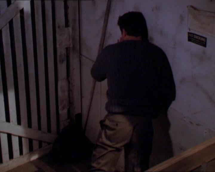 Charmed-Online_dot_net-1x01SomethingWiccaThisWayComes1966.jpg
