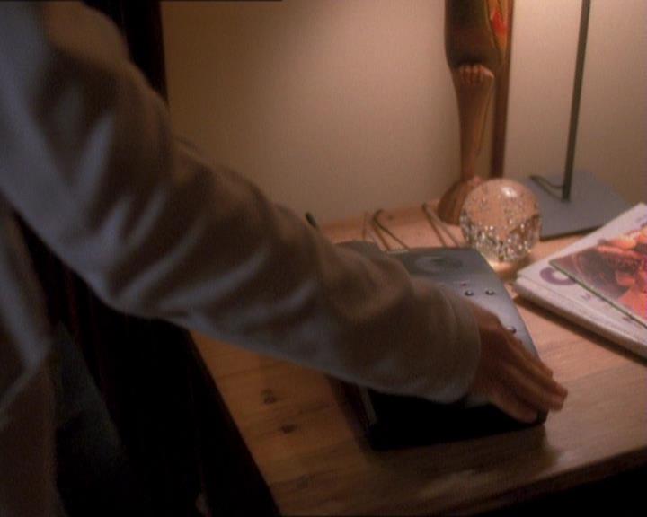 Charmed-Online_dot_net-1x01SomethingWiccaThisWayComes1973.jpg