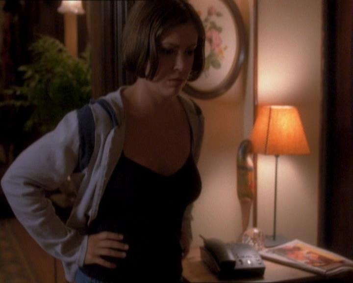 Charmed-Online_dot_net-1x01SomethingWiccaThisWayComes1976.jpg