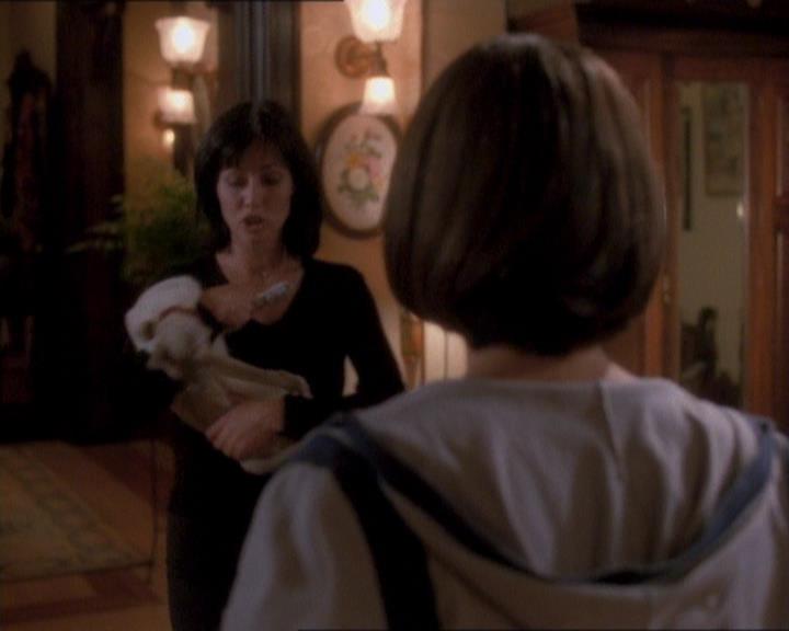 Charmed-Online_dot_net-1x01SomethingWiccaThisWayComes1981.jpg