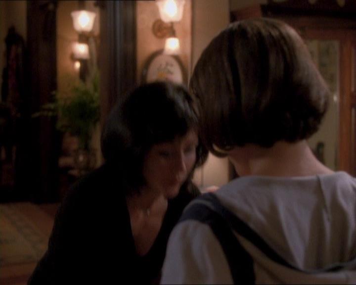 Charmed-Online_dot_net-1x01SomethingWiccaThisWayComes1983.jpg