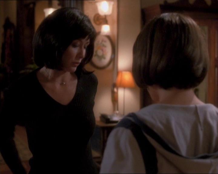 Charmed-Online_dot_net-1x01SomethingWiccaThisWayComes1984.jpg