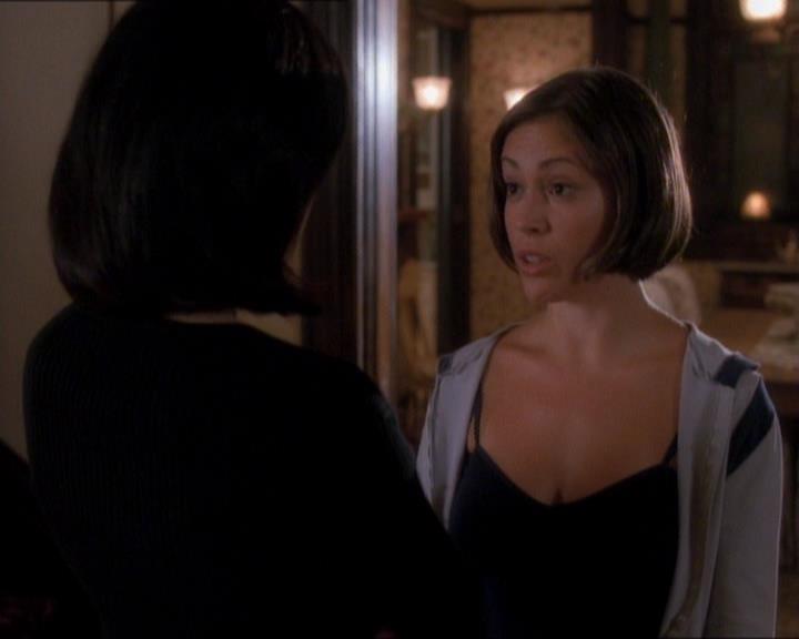 Charmed-Online_dot_net-1x01SomethingWiccaThisWayComes1989.jpg