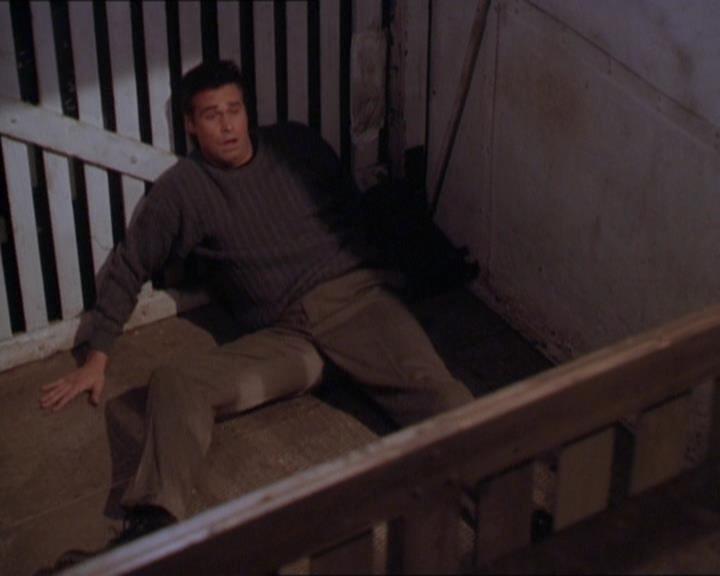 Charmed-Online_dot_net-1x01SomethingWiccaThisWayComes2006.jpg Charmed-Online_dot_net-1x01SomethingWiccaThisWayComes2006.jpg