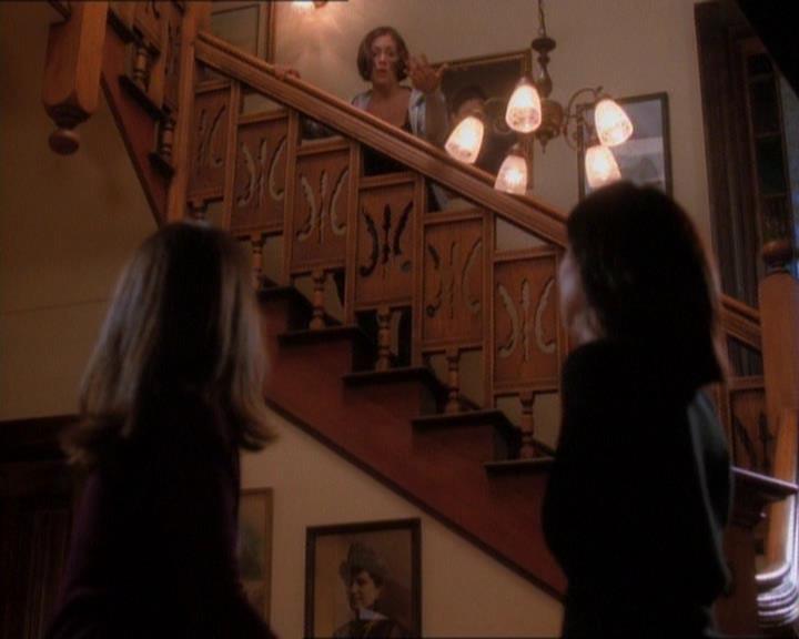 Charmed-Online_dot_net-1x01SomethingWiccaThisWayComes2036.jpg