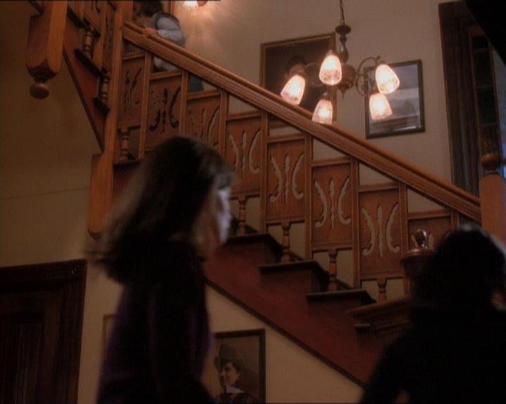 Charmed-Online_dot_net-1x01SomethingWiccaThisWayComes2037.jpg